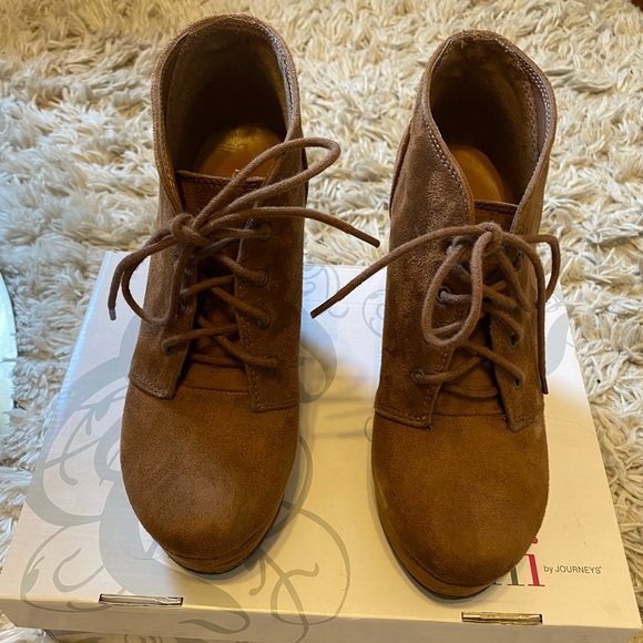 Chestnut booties - Picture 3 of 12